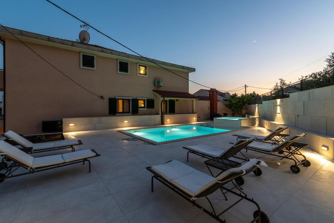 Villa Lavandula With Heated Swimming Pool Traù Esterno foto