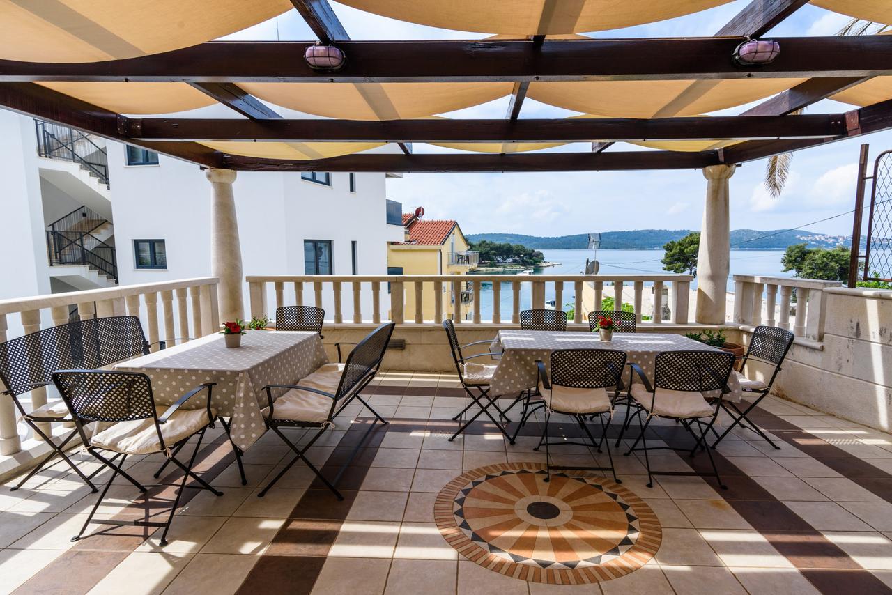 Villa Lavandula With Heated Swimming Pool Traù Esterno foto